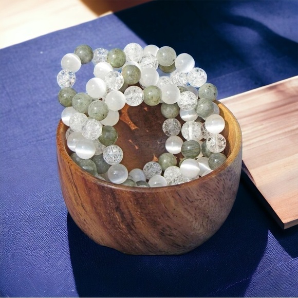 Light worker Handmade Crystal Labradorite Quartz Selenite Stretch Bracelet - Picture 3 of 5